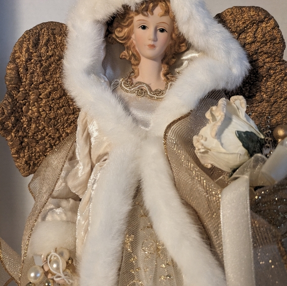 Angel gold cream with pearls tree topper - Picture 2 of 8